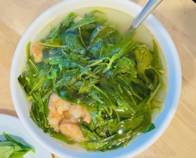 Sâm nấu canh tôm
